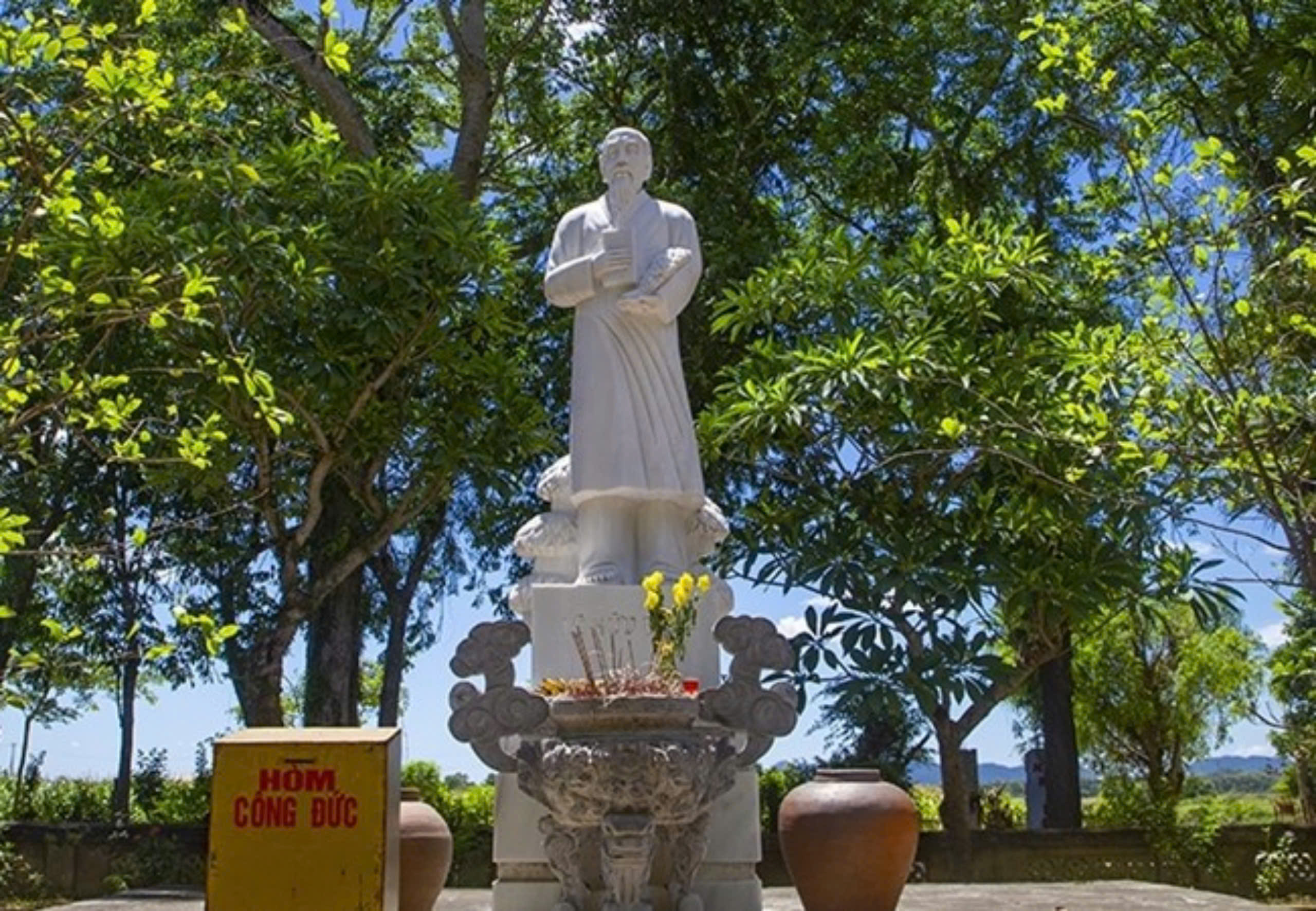 ការជួសជុលនិងជួសជុលផ្នូរនិងវិមាន Hai Thuong Lan Ong - រូបថត ៣