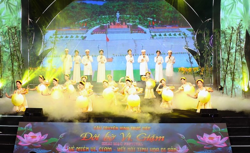 Sestřih televizního uměleckého pořadu „Dva břehy Vi, Giam“ – foto 4