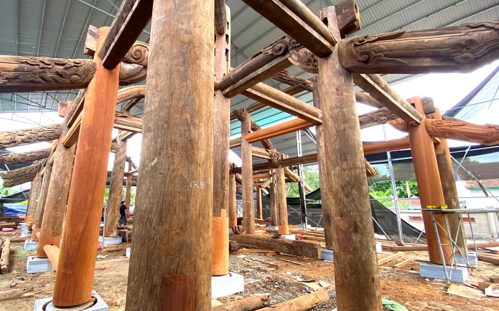 Menghabiskan 24 miliar untuk merenovasi rumah komunal berusia hampir 300 tahun di tepi Sungai Lam - foto 2