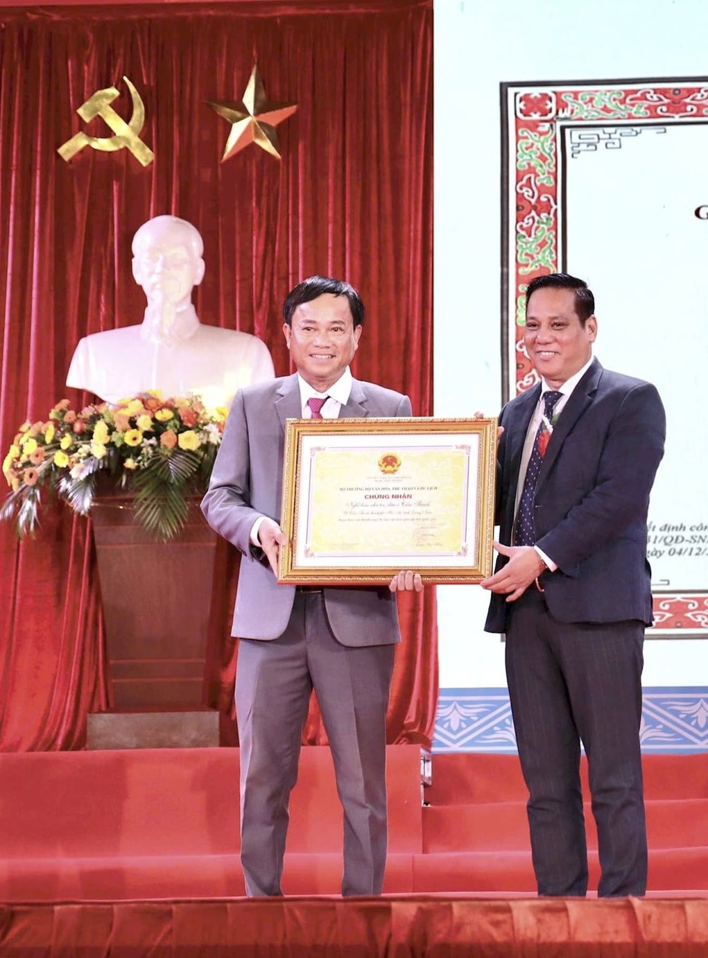 הענקת תעודת מורשת תרבותית לאומית בלתי מוחשית למקצוע בניית בתי הבמבוק והקוקוס בקאם טאן - תמונה 1