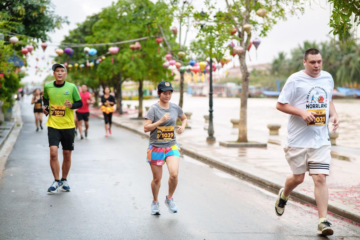 ການເຄື່ອນໄຫວສະເຫຼີມສະຫຼອງ 25 ປີແຫ່ງວັນນະຄອນບູຮານໂຮ້ຍອານກາຍເປັນມໍລະດົກວັດທະນະທຳໂລກ - ຮູບທີ 4