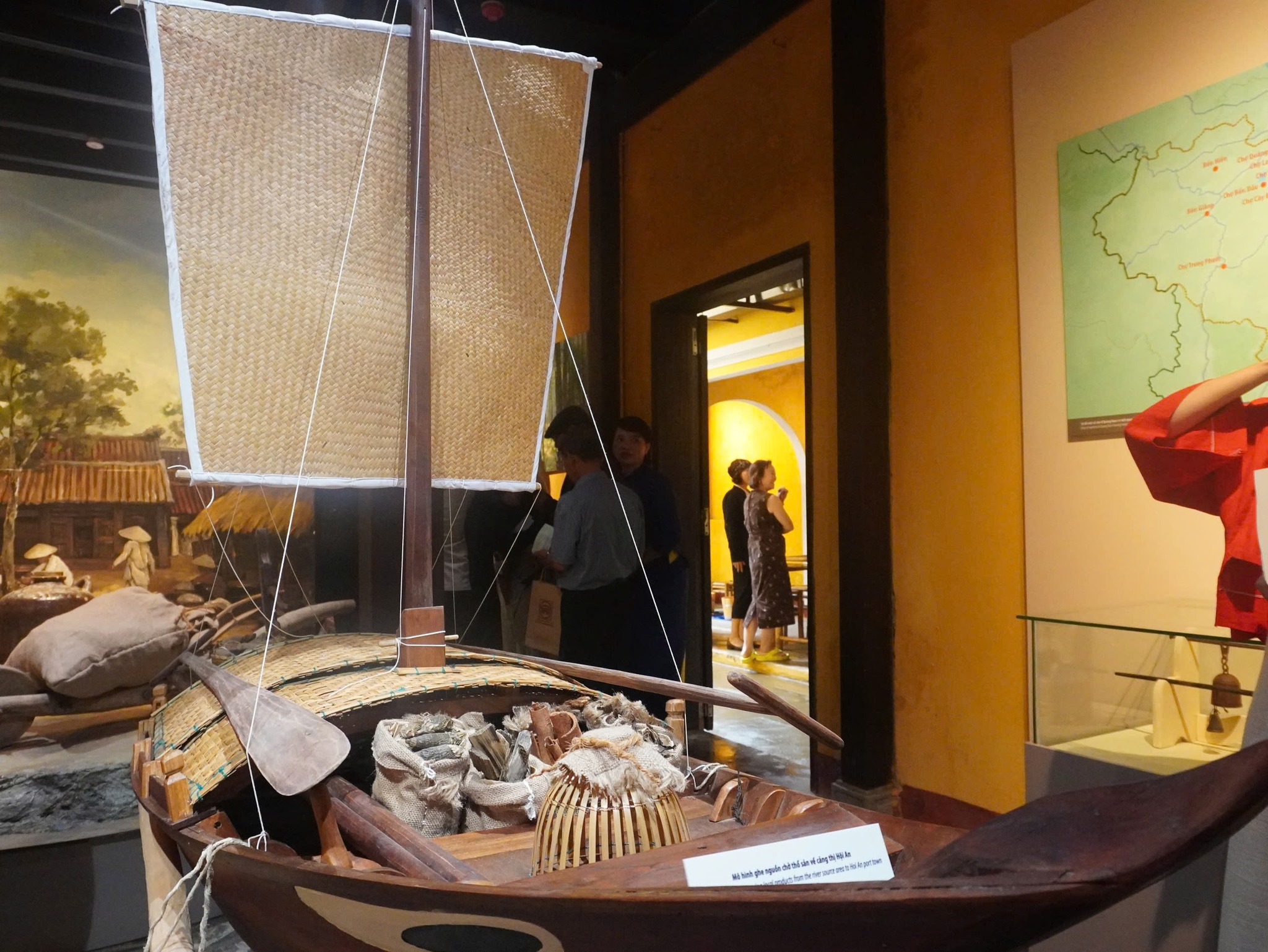 ព្រឹត្តិការណ៍ពិសេសដើម្បីអបអរសាទរខួបលើកទី 25 នៃទីក្រុងបុរាណ Hoi An ត្រូវបានទទួលស្គាល់ជាបេតិកភណ្ឌវប្បធម៌ពិភពលោក - រូបថត 8