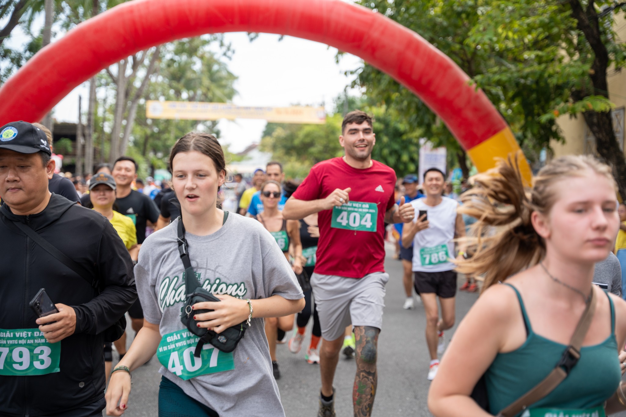 ព្រឹត្តិការណ៍ពិសេសដើម្បីអបអរសាទរខួបលើកទី 25 នៃទីក្រុងបុរាណ Hoi An ត្រូវបានទទួលស្គាល់ជាបេតិកភណ្ឌវប្បធម៌ពិភពលោក - រូបថត 10