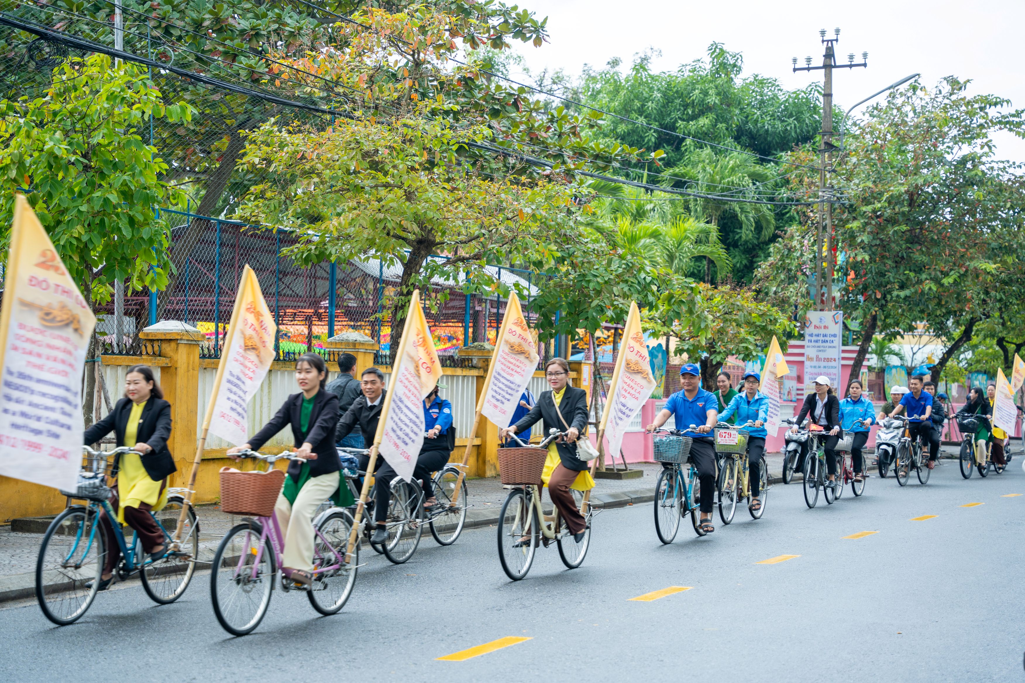 ព្រឹត្តិការណ៍ពិសេសដើម្បីអបអរសាទរខួបលើកទី 25 នៃទីក្រុងបុរាណ Hoi An ត្រូវបានទទួលស្គាល់ជាបេតិកភណ្ឌវប្បធម៌ពិភពលោក - រូបថត 2