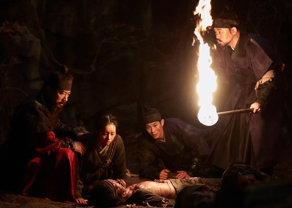 Những lý do phải xem bộ phim cổ trang Hàn Quốc “Săn lùng quái thú” - ảnh 2