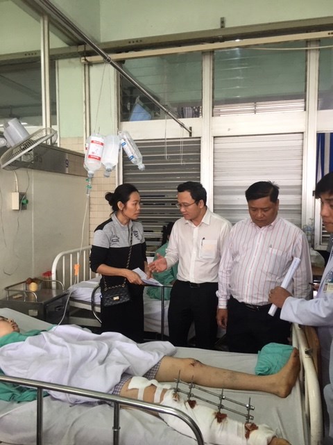 Phó chủ tịch Ủy ban ATGT Quốc gia thăm các nạn nhân TNGT tại Bệnh viện Chợ Rẫy - ảnh 2