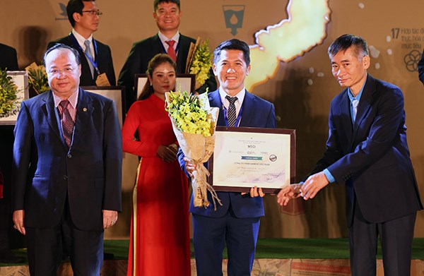 Amway Việt Nam lần thứ tư vào top 100 doanh nghiệp phát triển bền vững - ảnh 1