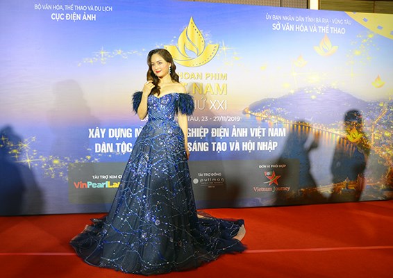 Đông đảo nghệ sĩ hội tụ tại bế mạc Liên hoan phim Việt Nam lần thứ XXI - ảnh 4