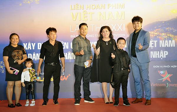 Đông đảo nghệ sĩ hội tụ tại bế mạc Liên hoan phim Việt Nam lần thứ XXI - ảnh 8