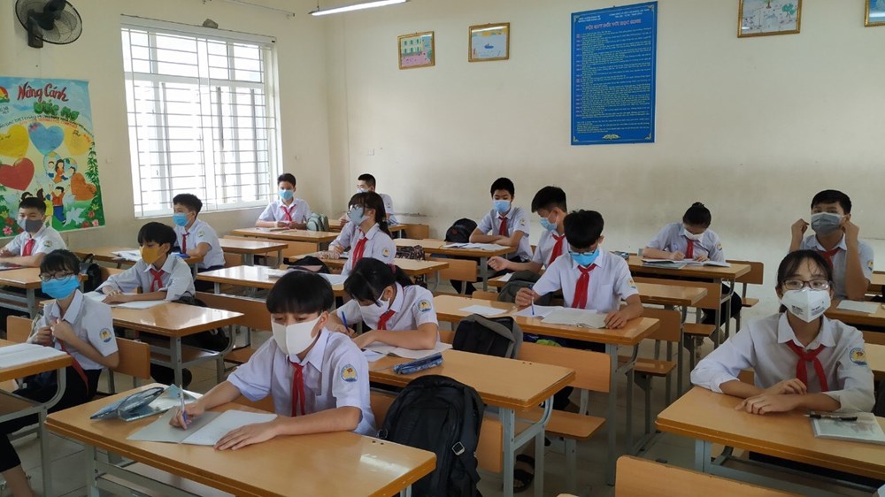Hà Nội: Học sinh hồ hởi trở lại trường - ảnh 4