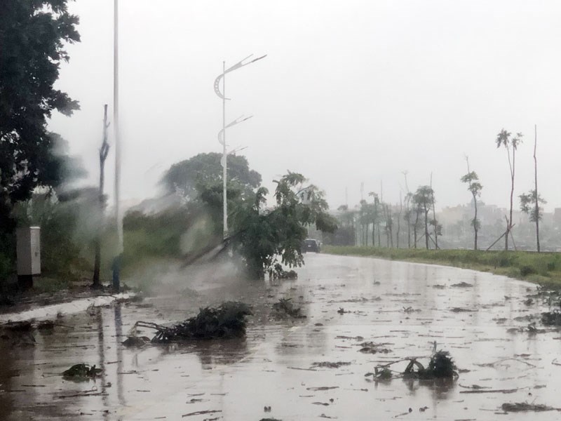 Bão đổ bộ Quảng Ninh, Hà Nội mưa lớn, nguy cơ ngập - ảnh 1
