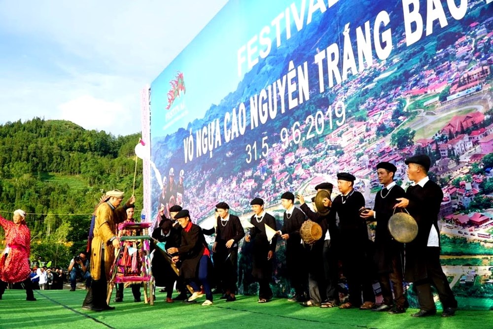Festival Cao nguyên trắng Bắc Hà 2019: Tưởng “vỡ trận” mà lại rất thú vị - ảnh 4