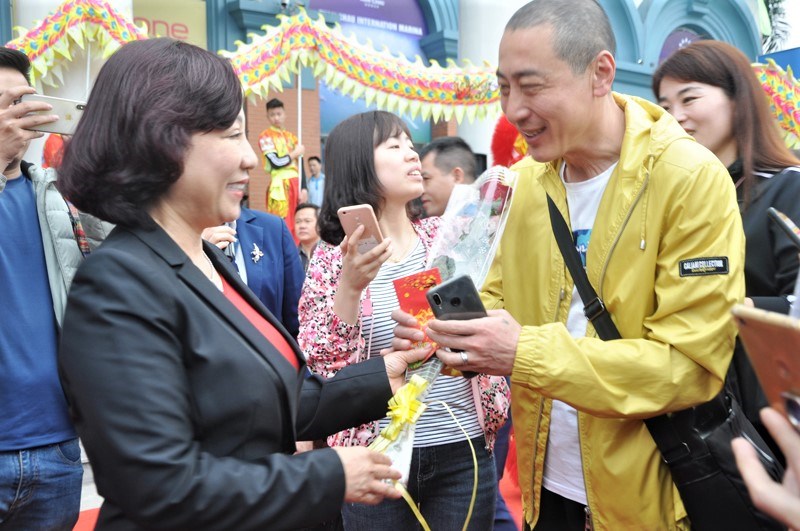 Quảng Ninh đón hàng chục vạn khách du xuân dịp tết Kỷ Hợi - ảnh 2