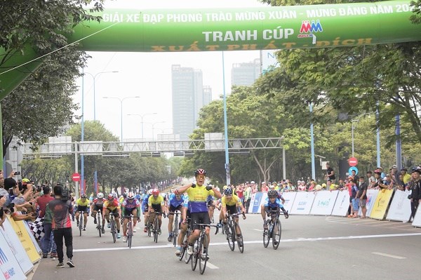 Sôi động Giải xe đạp phong trào TP.HCM chào đón xuân Tân Sửu 2021 - ảnh 1