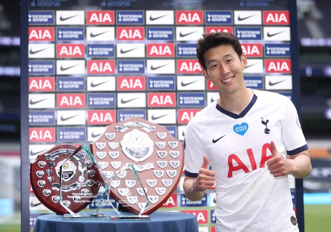 Cầu thủ hay nhất châu Á giành 4 giải thưởng cá nhân tại đội bóng Ngoại hạng Anh - ảnh 1