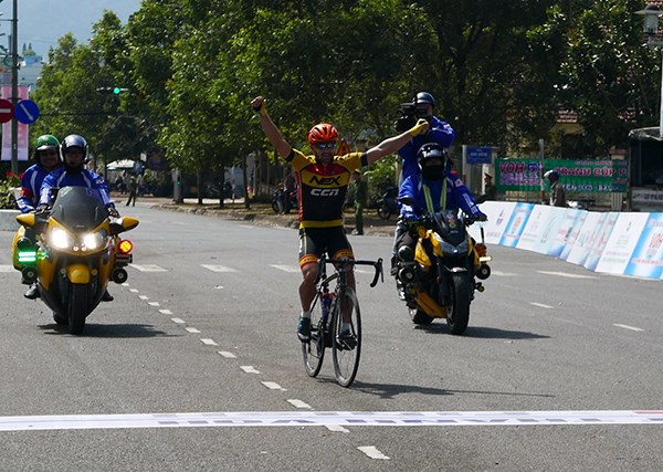 Chặng 11 cuộc đua xe đạp Nam Kỳ Khởi Nghĩa: Giải vua leo núi đã có chủ - ảnh 1