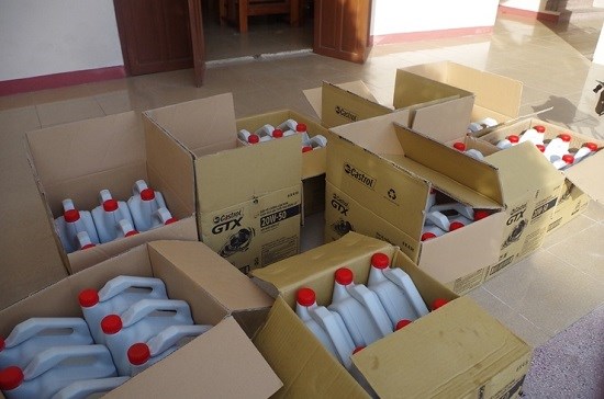 Đà Nẵng: Thu giữ gần 2.000 lít dầu nhớt giả - ảnh 1