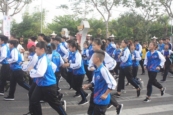 Đà Nẵng: 4.000 người tham gia Ngày chạy Olympic vì sức khỏe toàn dân - ảnh 1