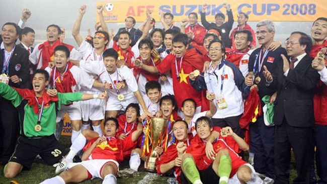 Các nhà cựu vô địch năm 2008 “tiếp lửa” tinh thần cho đội tuyển Việt Nam - ảnh 1
