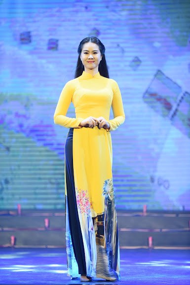 “Cô giáo showbiz nhí” tái xuất cùng dàn Hoa hậu - ảnh 3