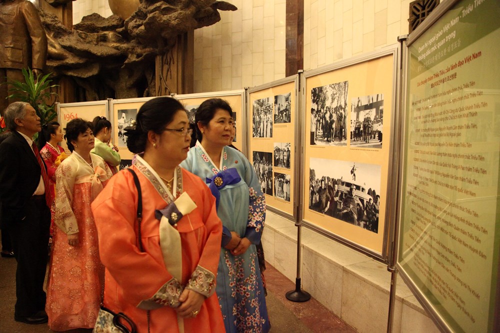 Triển lãm những hình ảnh tươi đẹp của đất nước Triều Tiên tại Việt Nam - ảnh 3