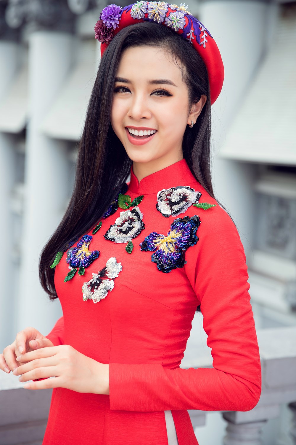 Top 3 Hoa hậu Việt Nam 2018 rạng rỡ trong bộ ảnh Tết - ảnh 4