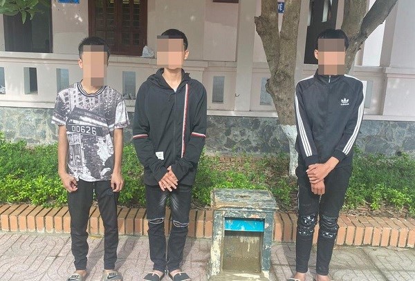 Nghệ An: Bắt nhóm thiếu niên trộm cắp tiền công đức đền, chùa và nhà thờ - ảnh 1