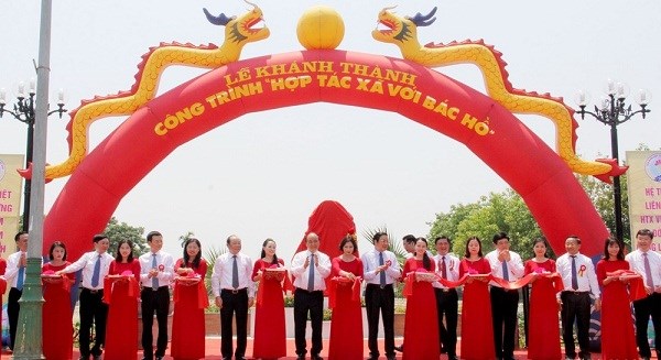 Thủ tướng dự lễ khánh thành Đền thờ Gia tiên Chủ tịch Hồ Chí Minh - ảnh 6