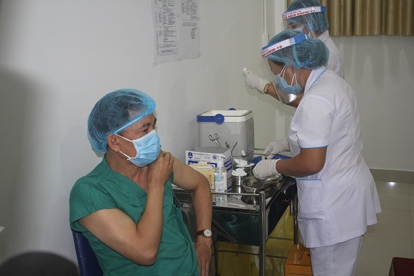 Gia Lai: Triển khai tiêm vắc xin cho đội ngũ y, bác sỹ phòng chống dịch Covid-19 - ảnh 2