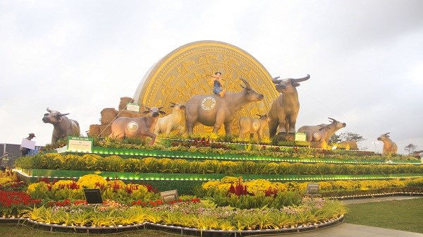 Bình Định: Khánh thành biểu tượng linh vật Tân Sửu - 2021 - ảnh 1