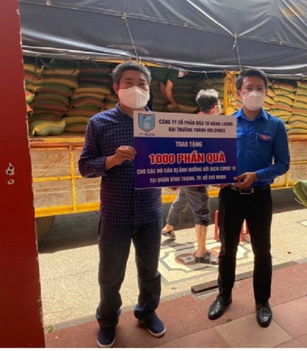 Kon Tum: Doanh nghiệp thu mua 70 tấn cá, gạo, hỗ trợ người dân TP. HCM - ảnh 2
