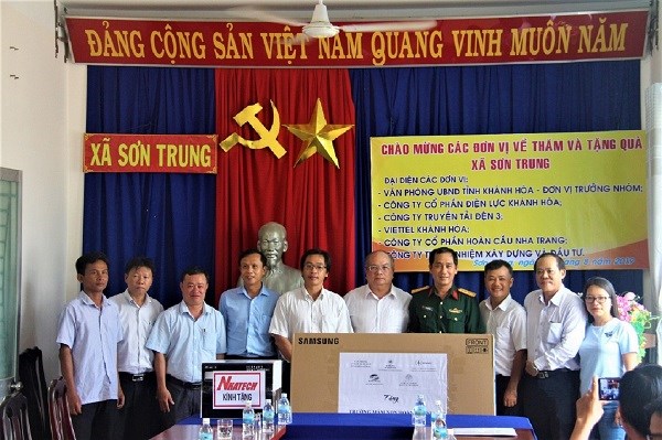 PC Khánh Hòa: Thăm và tặng quà học sinh vùng khó - ảnh 1