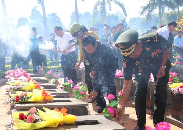 Gia Lai: Truy điệu và an táng 17 hài cốt liệt sĩ hy sinh tại Campuchia - ảnh 2