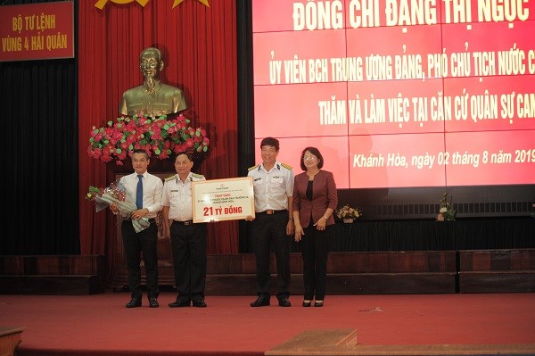 Phó Chủ tịch nước Đặng Thị Ngọc Thịnh thăm và làm việc tại Vùng 4 Hải quân - ảnh 3