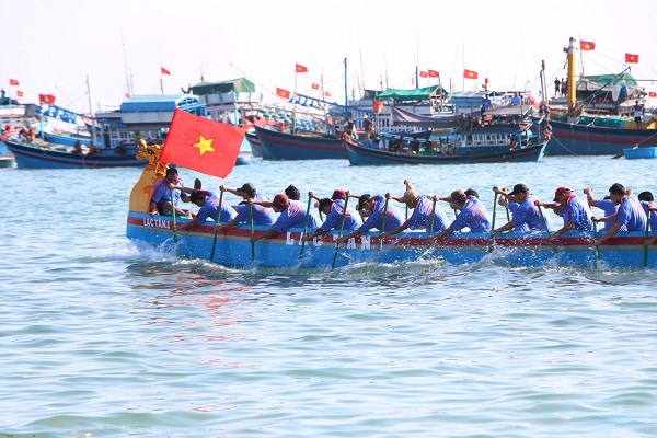Đặc sắc Lễ hội Đua thuyền rồng ở Ninh Thuận - ảnh 2
