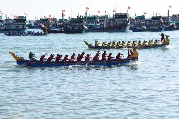 Đặc sắc Lễ hội Đua thuyền rồng ở Ninh Thuận - ảnh 1