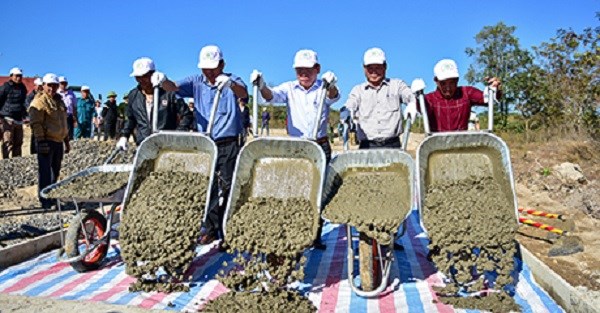 Kon Tum: Phát động ra quân xây dựng nông thôn mới - ảnh 2