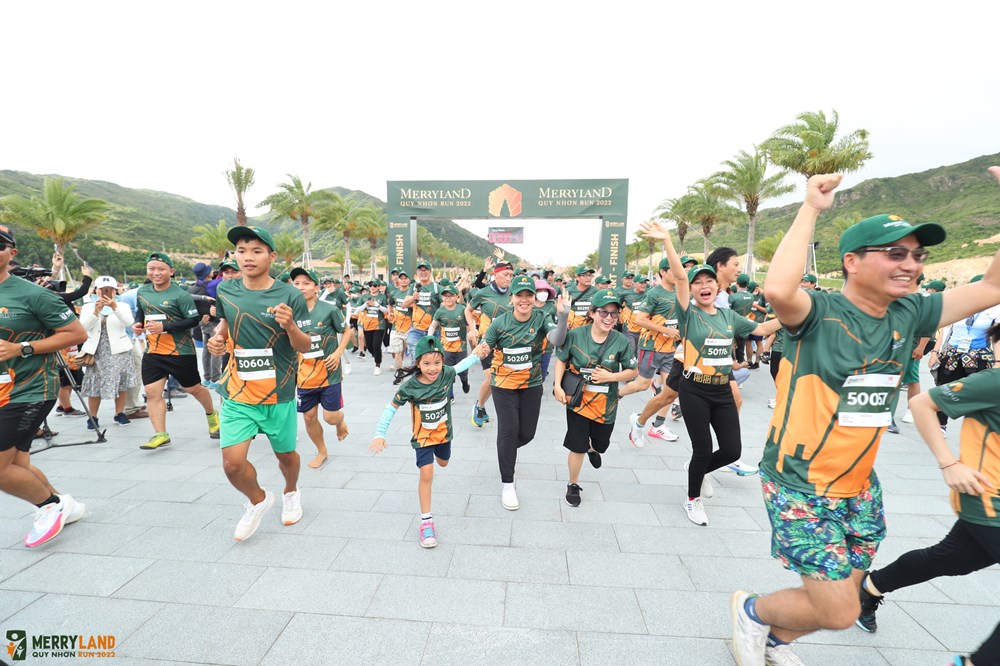 Hơn 3.000 người tham gia giải chạy MerryLand Quy Nhơn Run 2022 - ảnh 2