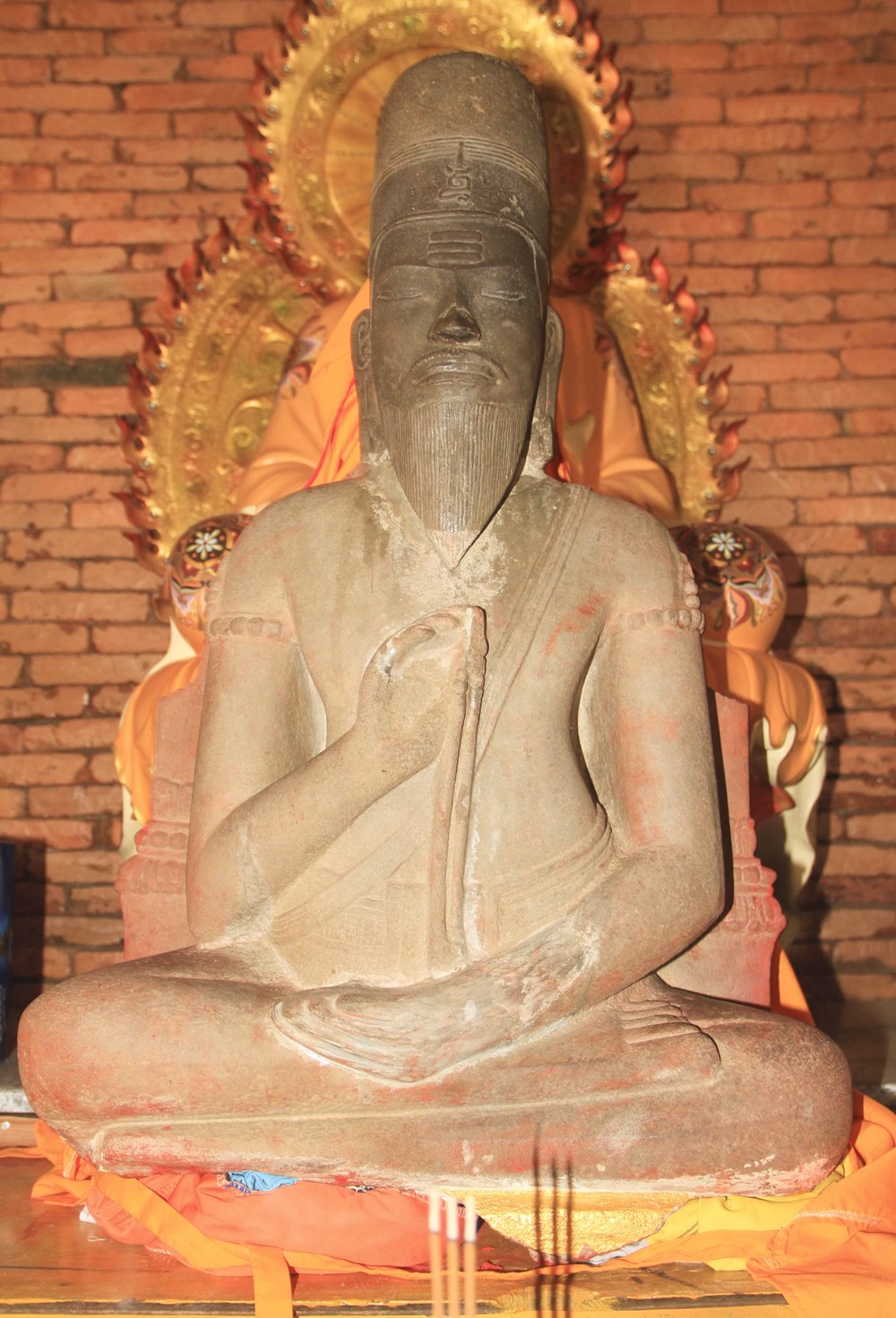 Về bán đảo Phương Mai ngắm bảo vật quốc gia “Phật lồi” - ảnh 1