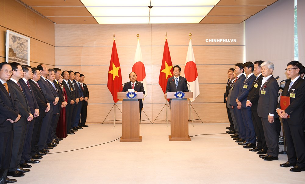 Thủ tướng Nguyễn Xuân Phúc hội đàm với Thủ tướng Nhật Bản - ảnh 2
