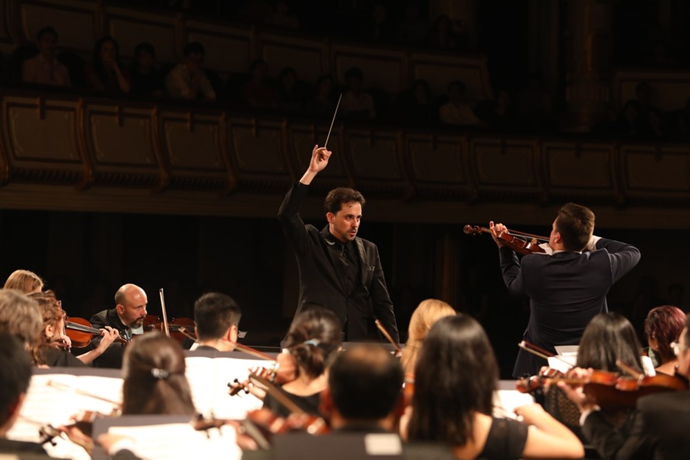 Nghệ sĩ violin giành giải Tchaikovsky 2011 Sergei Dogadin chinh phục người yêu nhạc thủ đô - ảnh 3