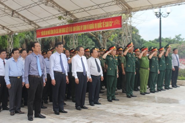 Quảng Bình: An táng 17 hài cốt liệt sỹ hy sinh tại Lào - ảnh 2