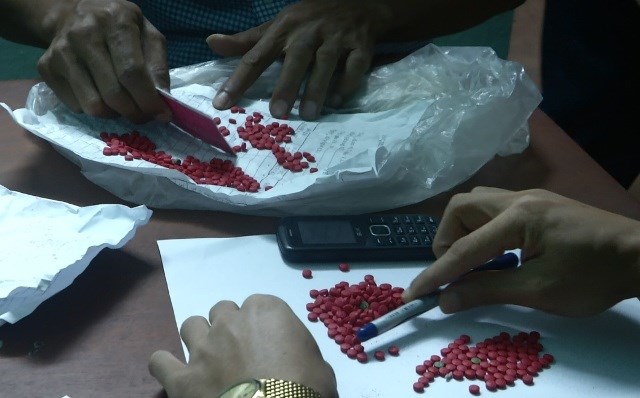 Quảng Bình: Bắt giữ đối tượng vận chuyển 431 viên ma túy - ảnh 2