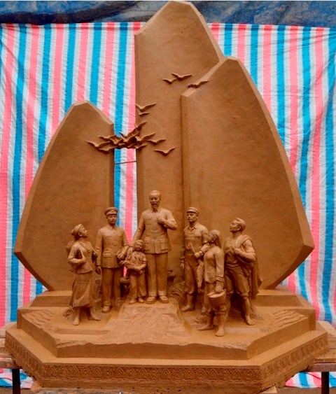 Xây dựng tượng đài Chủ tịch Hồ Chí Minh với nhân dân Quảng Bình - ảnh 1