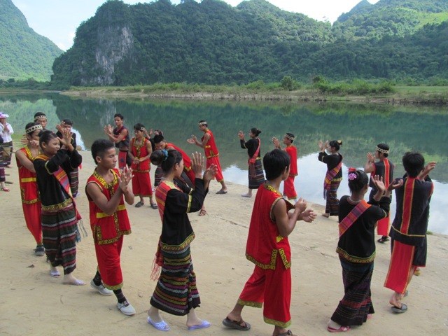 Tour du lịch tìm hiểu văn hóa cộng đồng người Vân Kiều ở Quảng Bình - ảnh 1