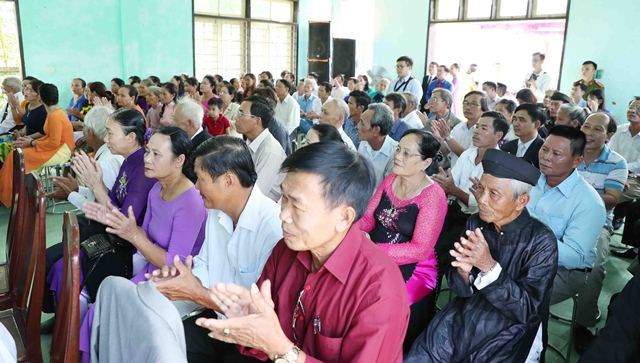 Bộ trưởng Nguyễn Ngọc Thiện dự Ngày hội Đại đoàn kết toàn dân tộc ở Huế - ảnh 3