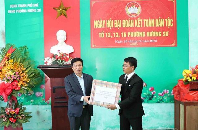 Bộ trưởng Nguyễn Ngọc Thiện dự Ngày hội Đại đoàn kết toàn dân tộc ở Huế - ảnh 5