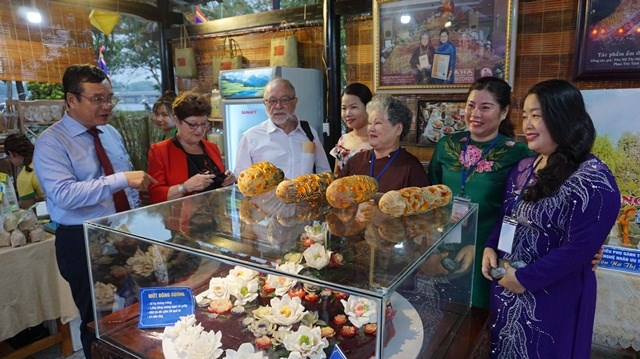 Không gian văn hóa ẩm thực thuần Việt hút khách - ảnh 2