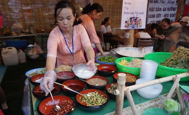 Không gian văn hóa ẩm thực thuần Việt hút khách - ảnh 6