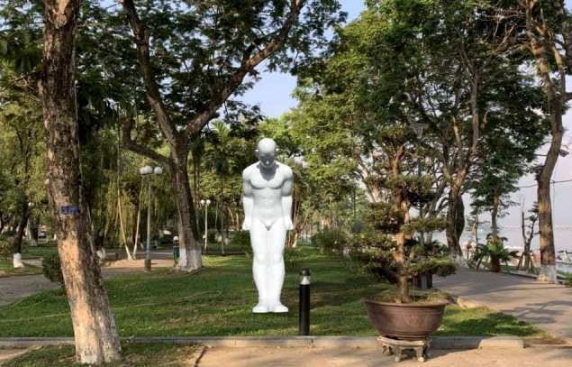Huế: Bức tượng “Người đàn ông cúi chào” sẽ được đặt ở công viên 3/2 - ảnh 2